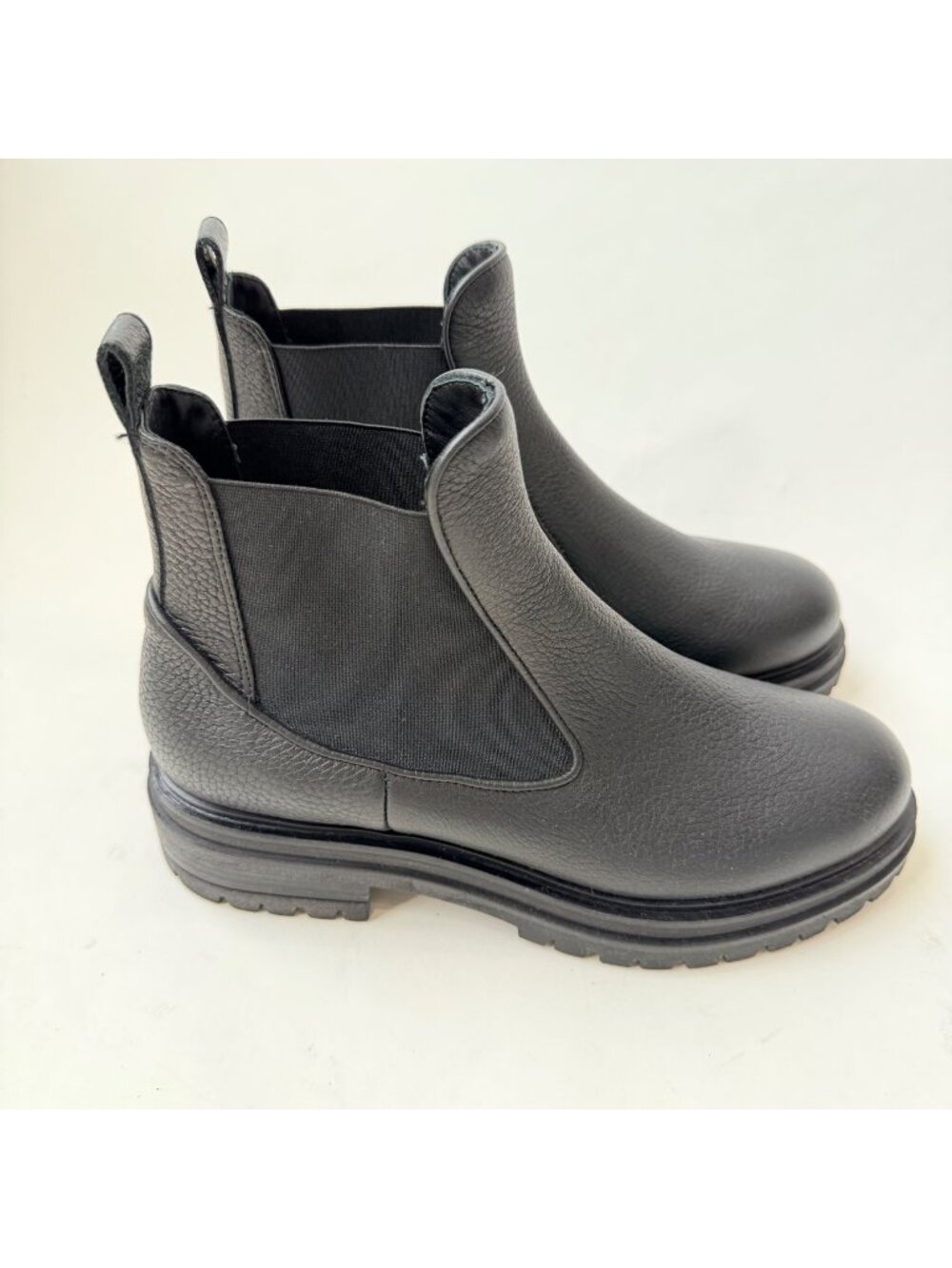 M.Gemi Noemi Women Black Pebbled Leather Chelsea Ankle Boots Lug Sole Size 39*